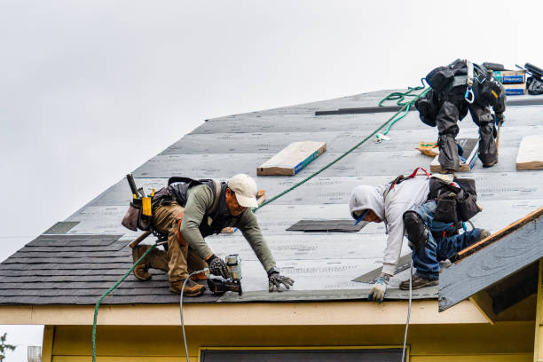 Professional Roofing technician working in Smithfield, IL